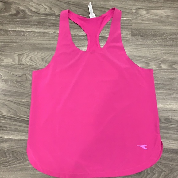 Diadora workout shorts and tank top - Picture 6 of 10